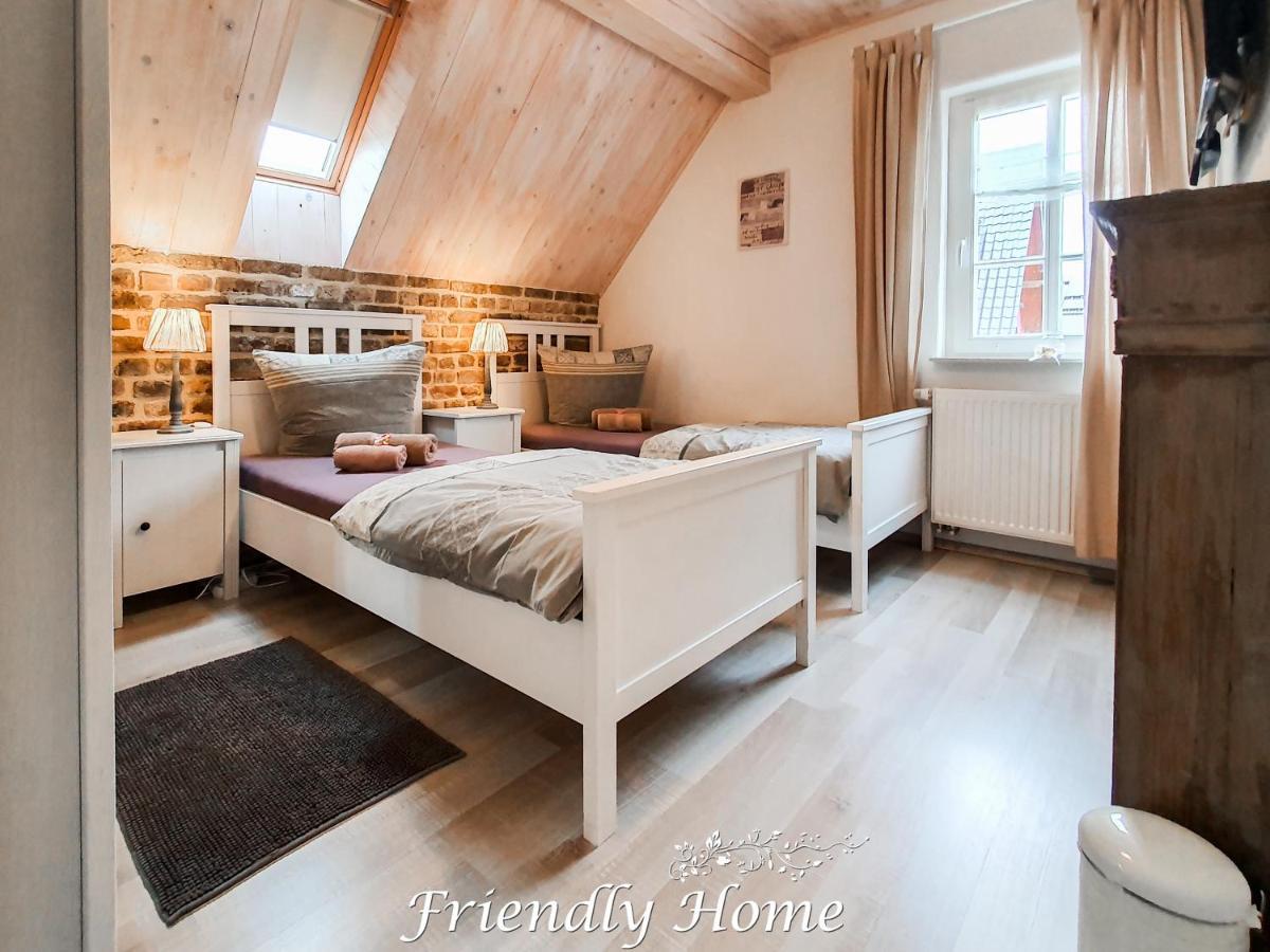 Friendly Home - "Gemuetliches Backsteinhaus" Koeln Bonn Phantasialand Bornheim  Exteriör bild